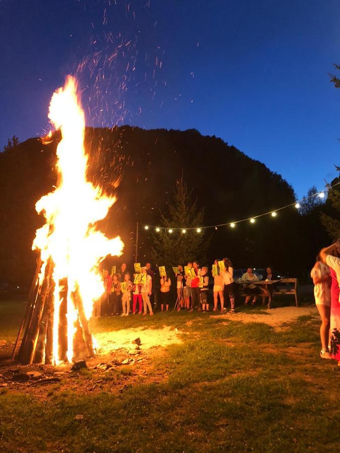 Complexul Turistic Cheile Butii Hotell Cîmpu lui Neag Eksteriør bilde