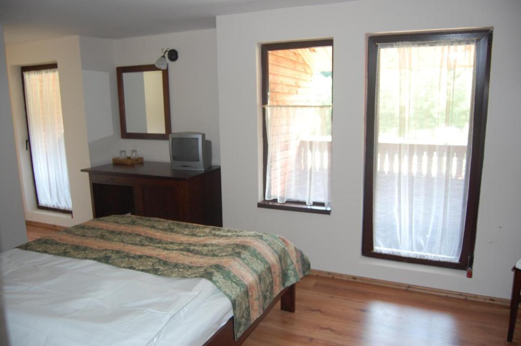 Complexul Turistic Cheile Butii Hotell Cîmpu lui Neag Rom bilde